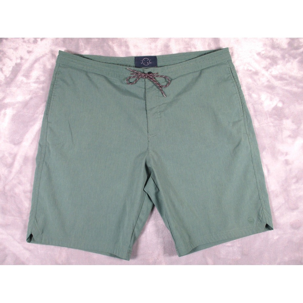 Even Tide Men's Drawstring Green Golf Shorts‎ size 40